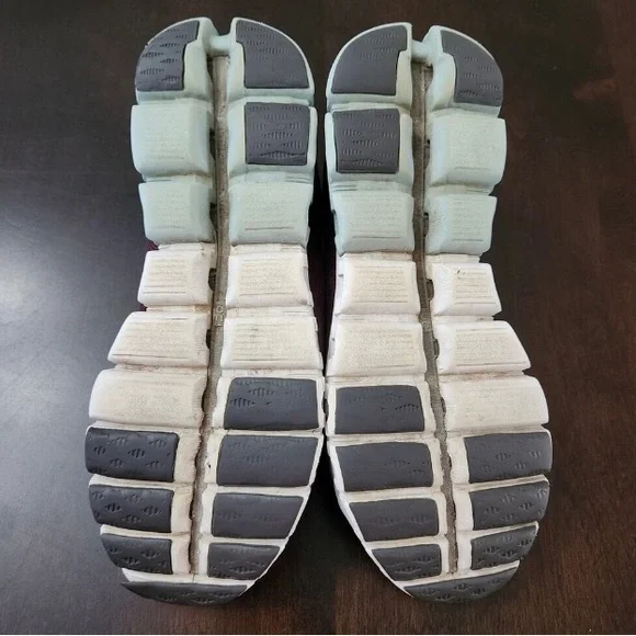 On Cloud, Cloudflow, Women's Running Shoes Size 6.5, low mileage, no damages - Picture 10 of 10